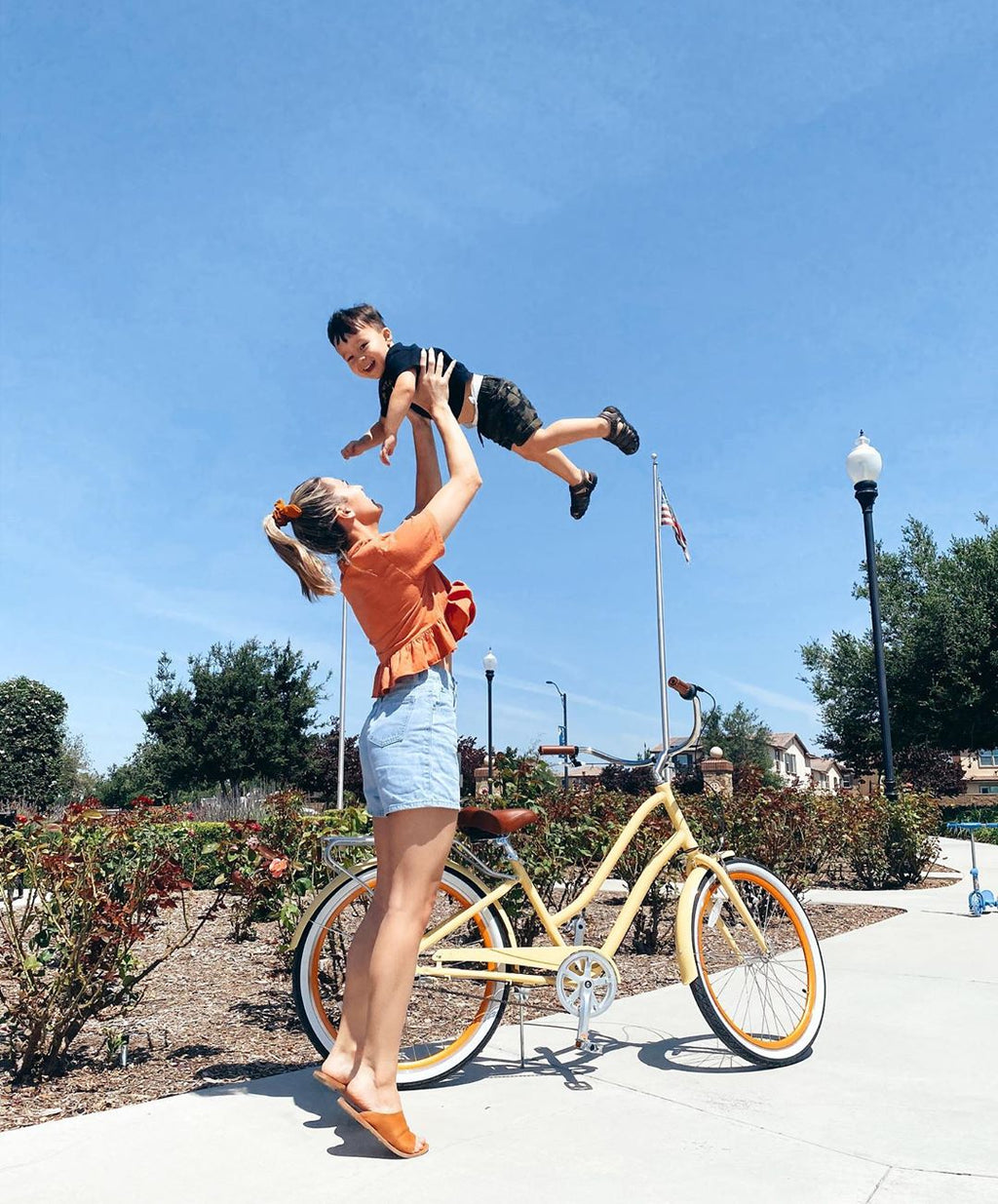 sixthreezero EVRYjourney Women's 26" 500W 7 Speed Electric Hybrid Bicycle — product view 92