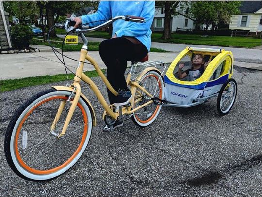 sixthreezero EVRYjourney Women's 24" 7 Speed Step-Through Touring Hybrid Bicycle — product view 222
