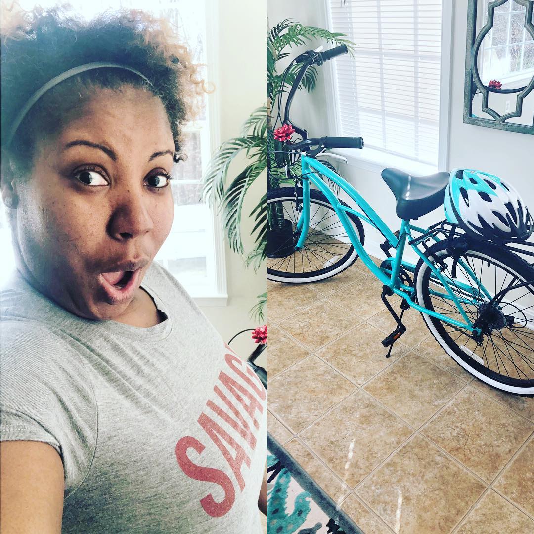 sixthreezero Around the Block Women's 24" 21 Speed Beach Cruiser Bicycle with Rear Rack — product view 73