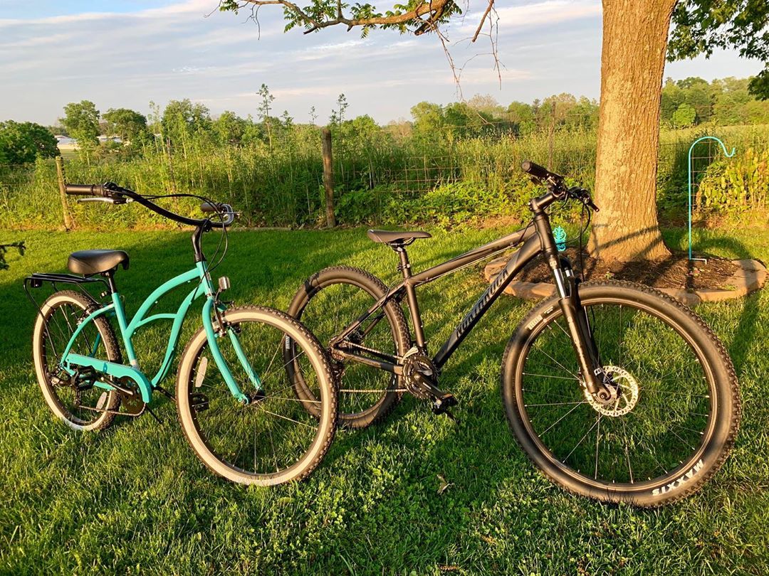 sixthreezero Around the Block Women's 24" Seven Speed Beach Cruiser Bicycle with Rear Rack — product view 70